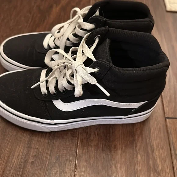 Vans Women’s High Tops - Picture 2 of 4